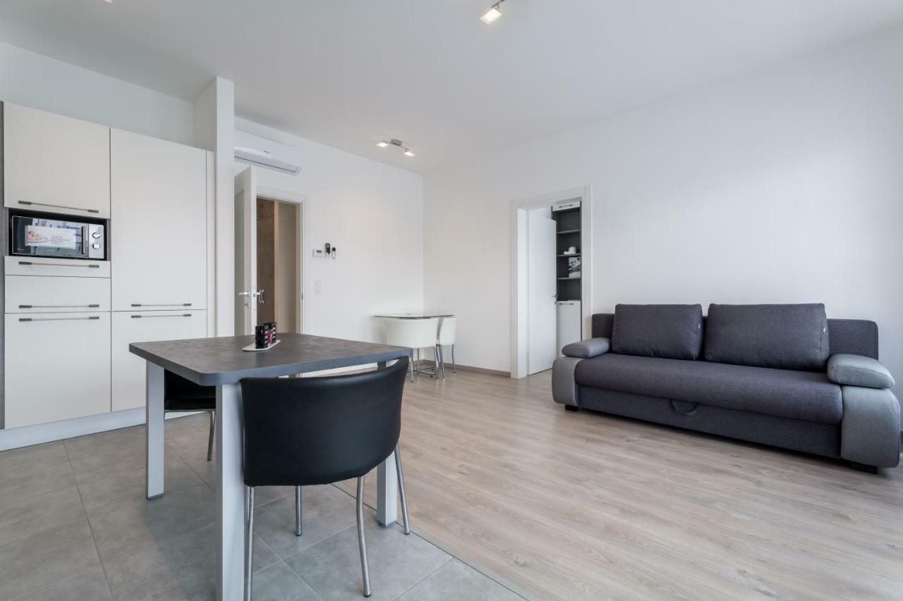 Bpr Chic White Home With Terrace & A/C & Garage Budapest Ngoại thất bức ảnh